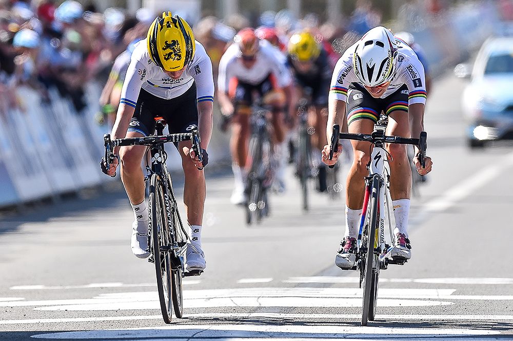 Emma Johansson and Lizzie Armitstead at the finish