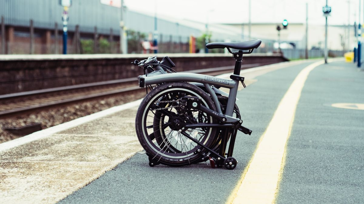 Brompton P-Line review - Stuck in the middle with you