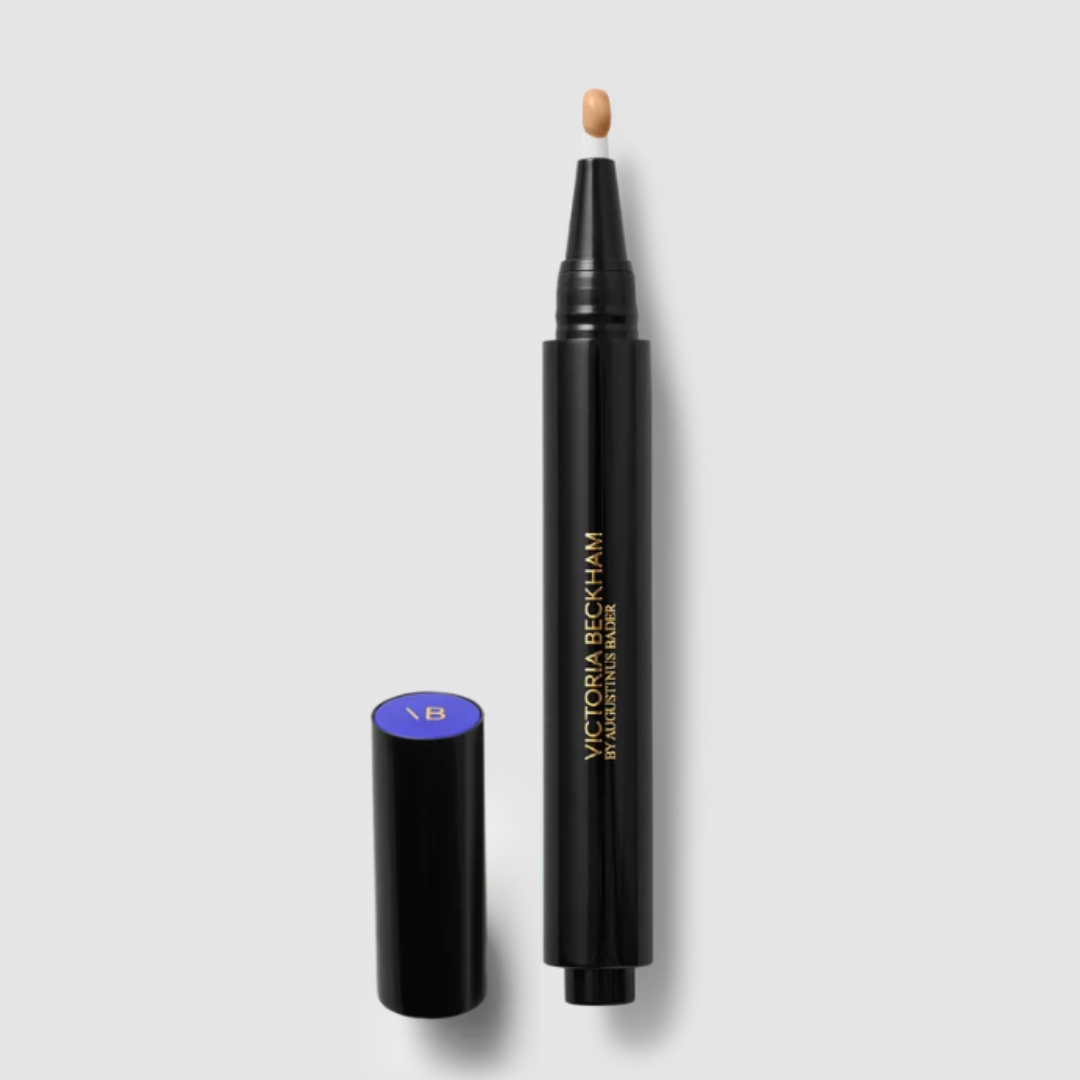 A product shot of the Victoria Beckham Beauty The Concealer Pen with TFC8®, on a grey background