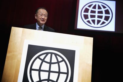 World Bank chief asks for 5,000 medical workers to travel to Africa to fight Ebola