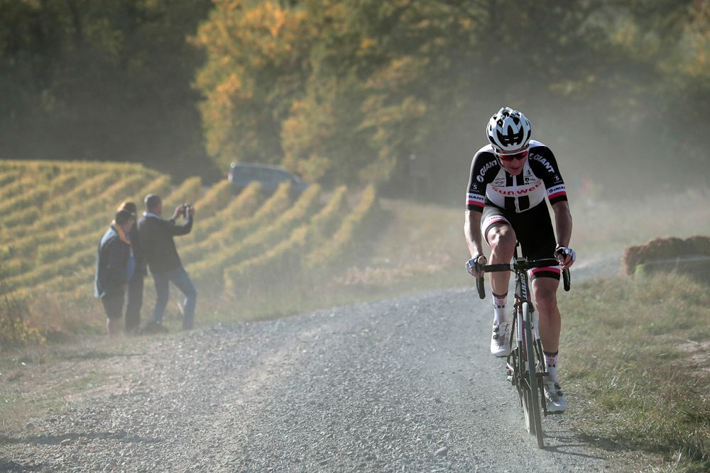 Soren Kragh Andersen rides alone to the finish of Paris-Tours