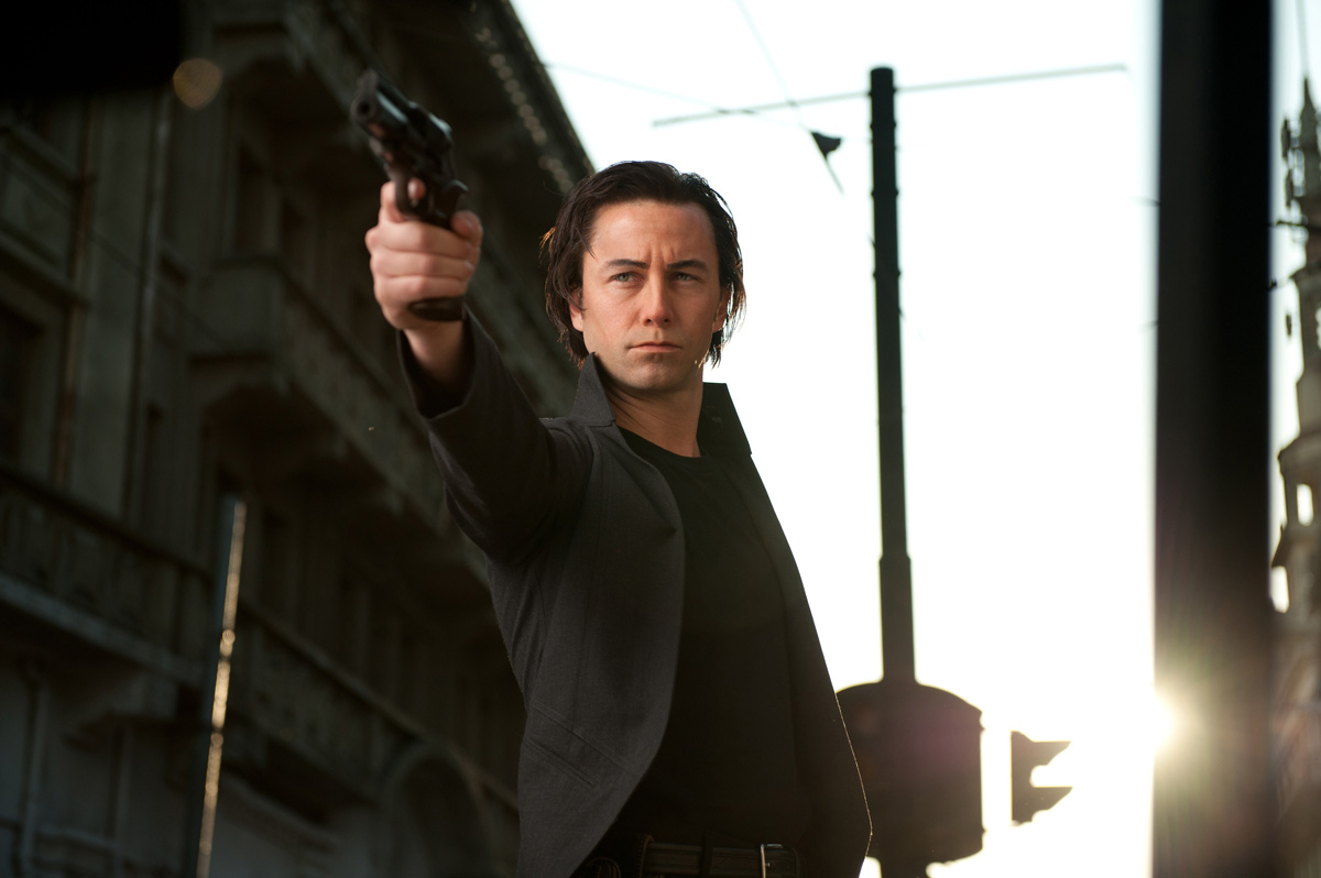 Joseph Gordon-Levitt Brandishing a Gun in &quot;Looper&quot;