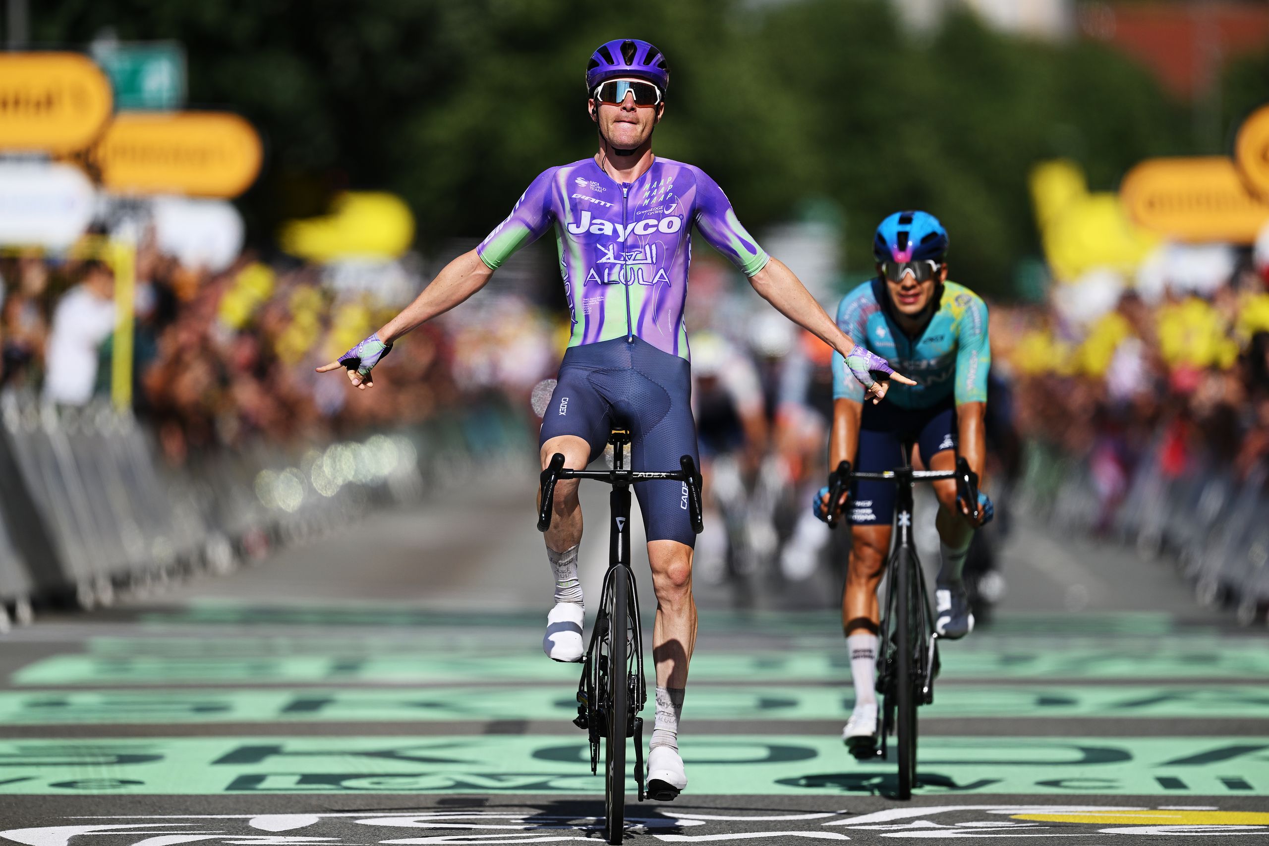 Mauro Schmid outguns breakaway partner to win Tour de France stage 13