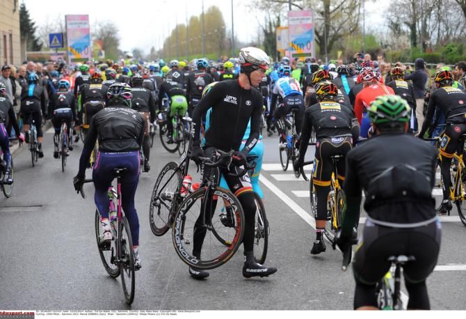 Marcel Sieberg (Lotto Belisol) contemplates walking