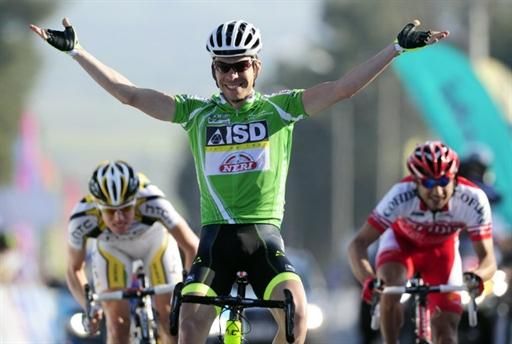 Giovanni Visconti (ISD - Neri) outsprinted Tejay Van Garderen (HTC - Columbia) and David Moncouti&eacute; (Cofidis) to take his second straight win.