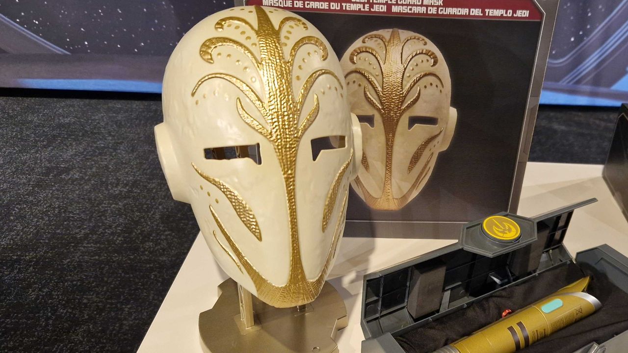 【激レア！海外ディズニー限定】ジェダイテンプルガード マスク レプリカ We're finally getting a Jedi Temple Guard mask replica this Star