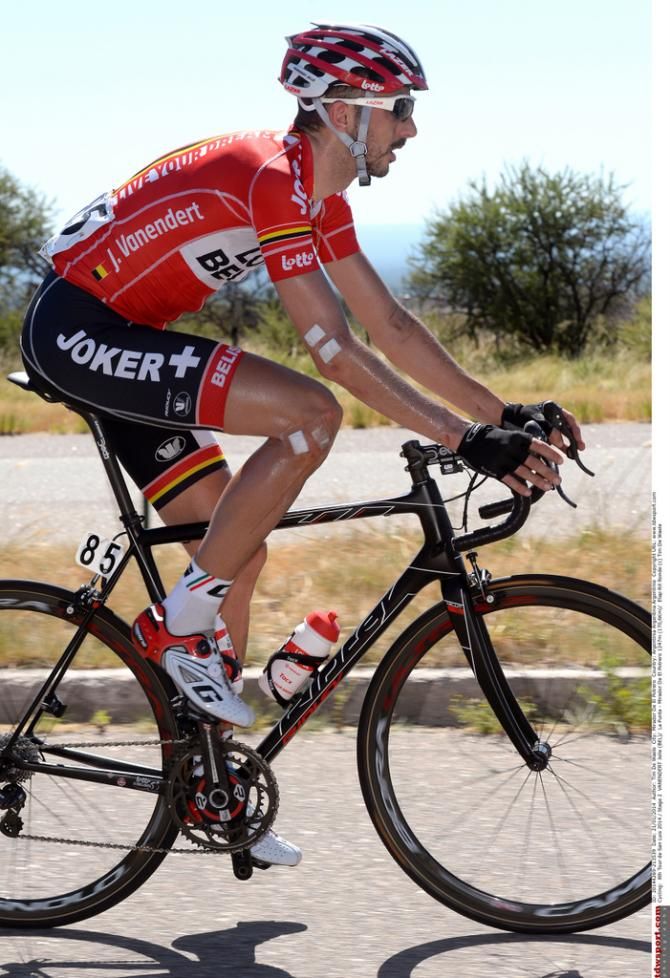 Jelle Vanendert showing signs of his crash yesterday