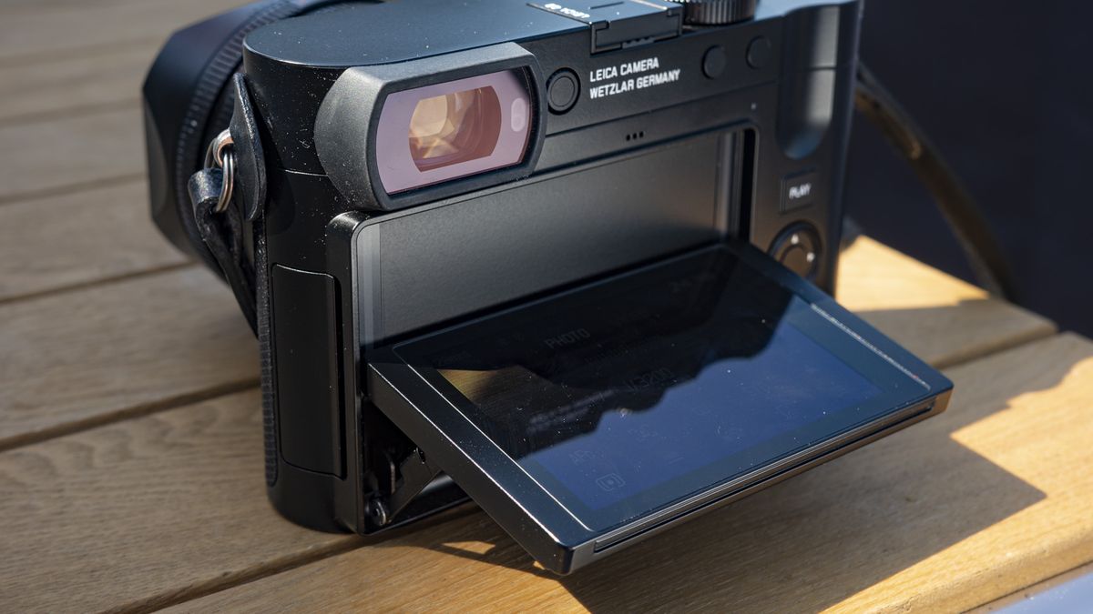 Leica Q3 camera rear screen tilted