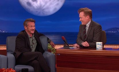 Sean Penn defends his Oscars "green card" joke