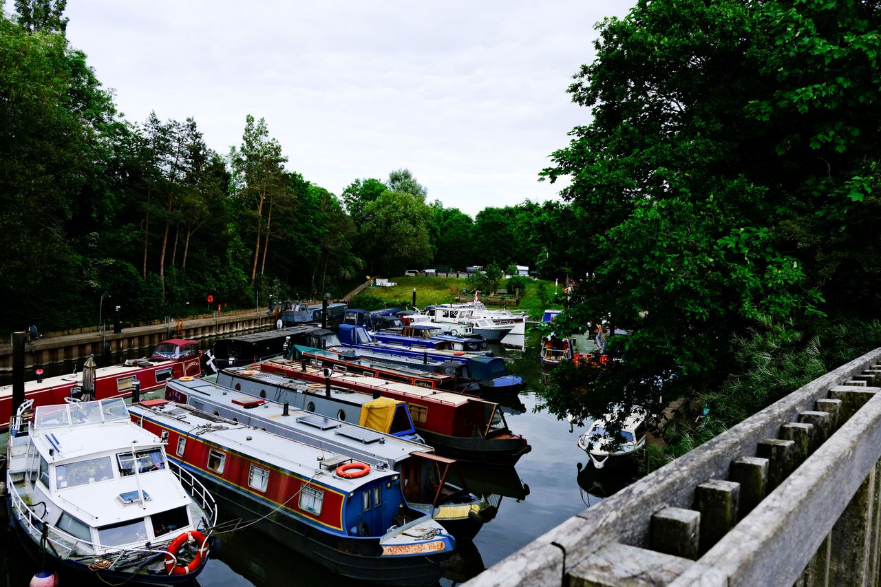 Several boats docked at a marina in Bath, UK, taken on a Fujifilm X-T50 camera