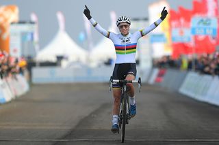 World champion Sanne Cant wins Belgian cyclo-cross tittle