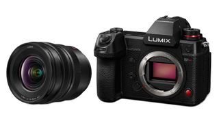 Panasonic Lumix S1H and lens