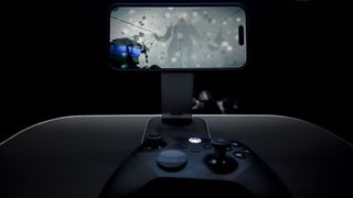 iPhone 16 Pro Max gaming.