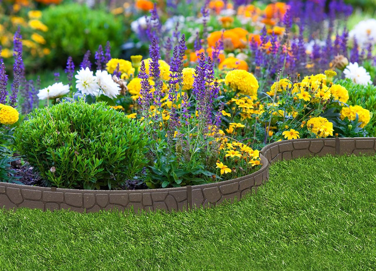 Lawn edging ideas 15 ways to border your grass in style Gardeningetc