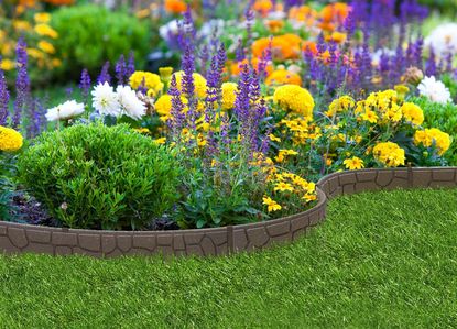 Modern edging ideas: 11 chic ways to divide your garden zones ...