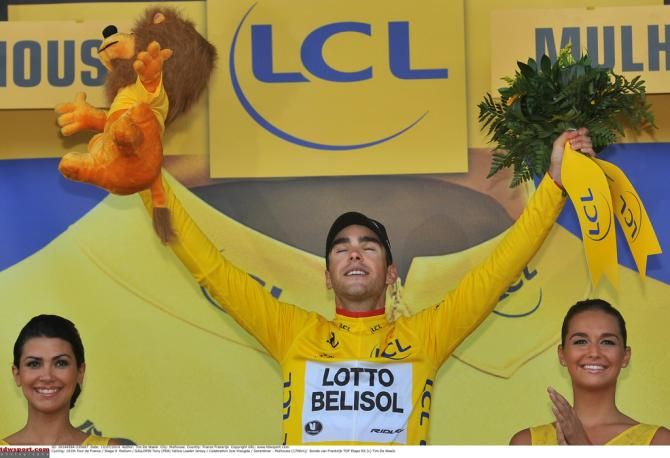 An overcome Tony Gallopin (Lotto-Belisol) celebrates his first yellow jersey