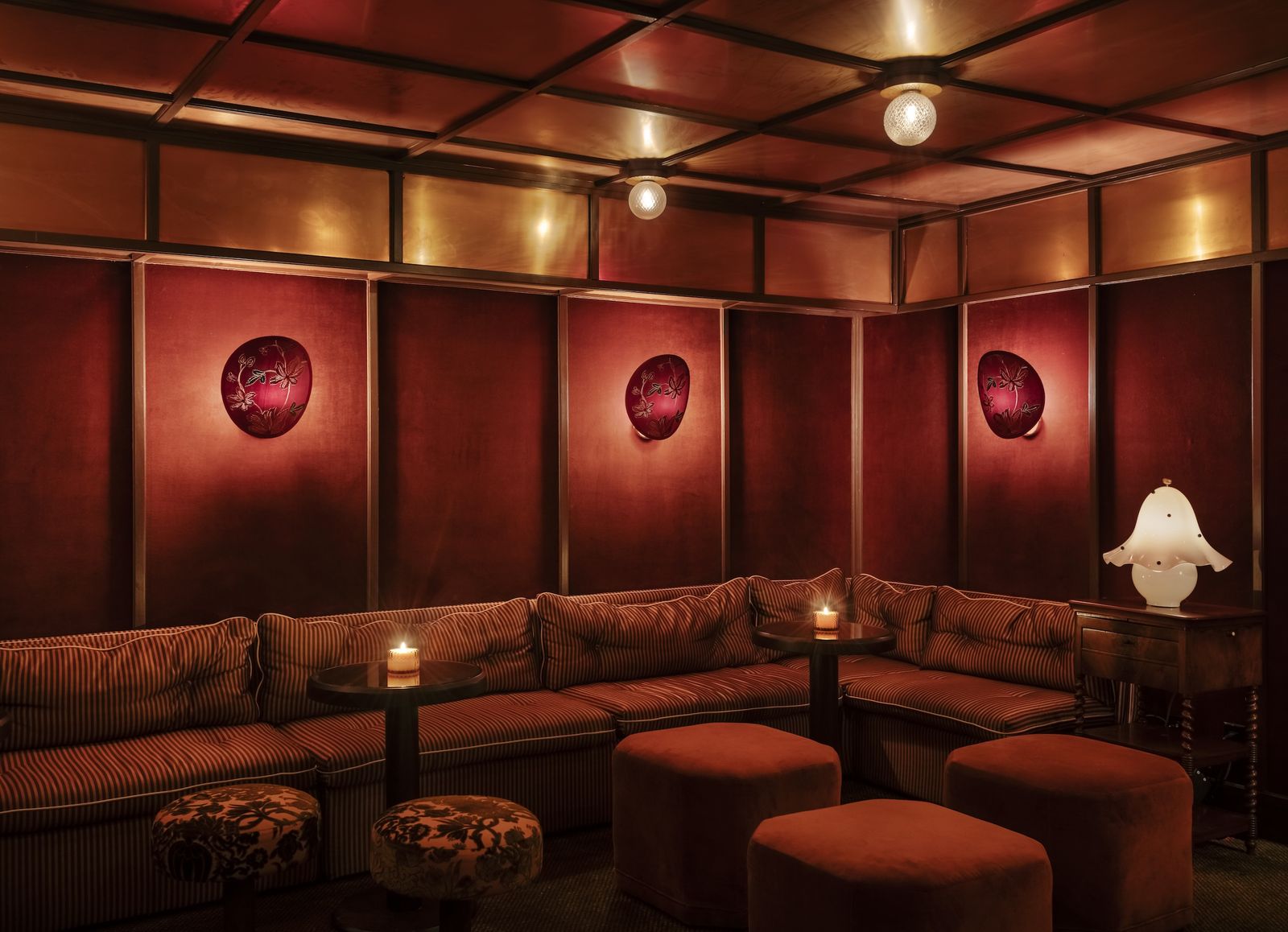 New York bar interior