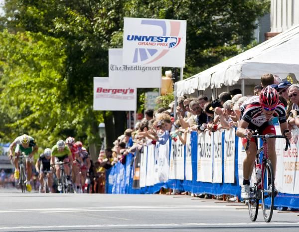 Jackie Simes (Jamis Sutter Home), who launched an attack early in the race, launches another with 1 lap to go.