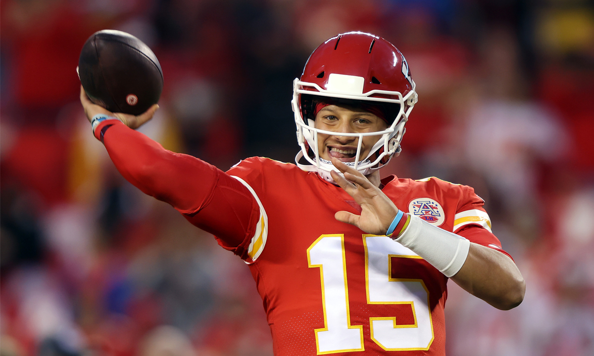 Mahomes throwing on a Chiefs vs Washington live stream