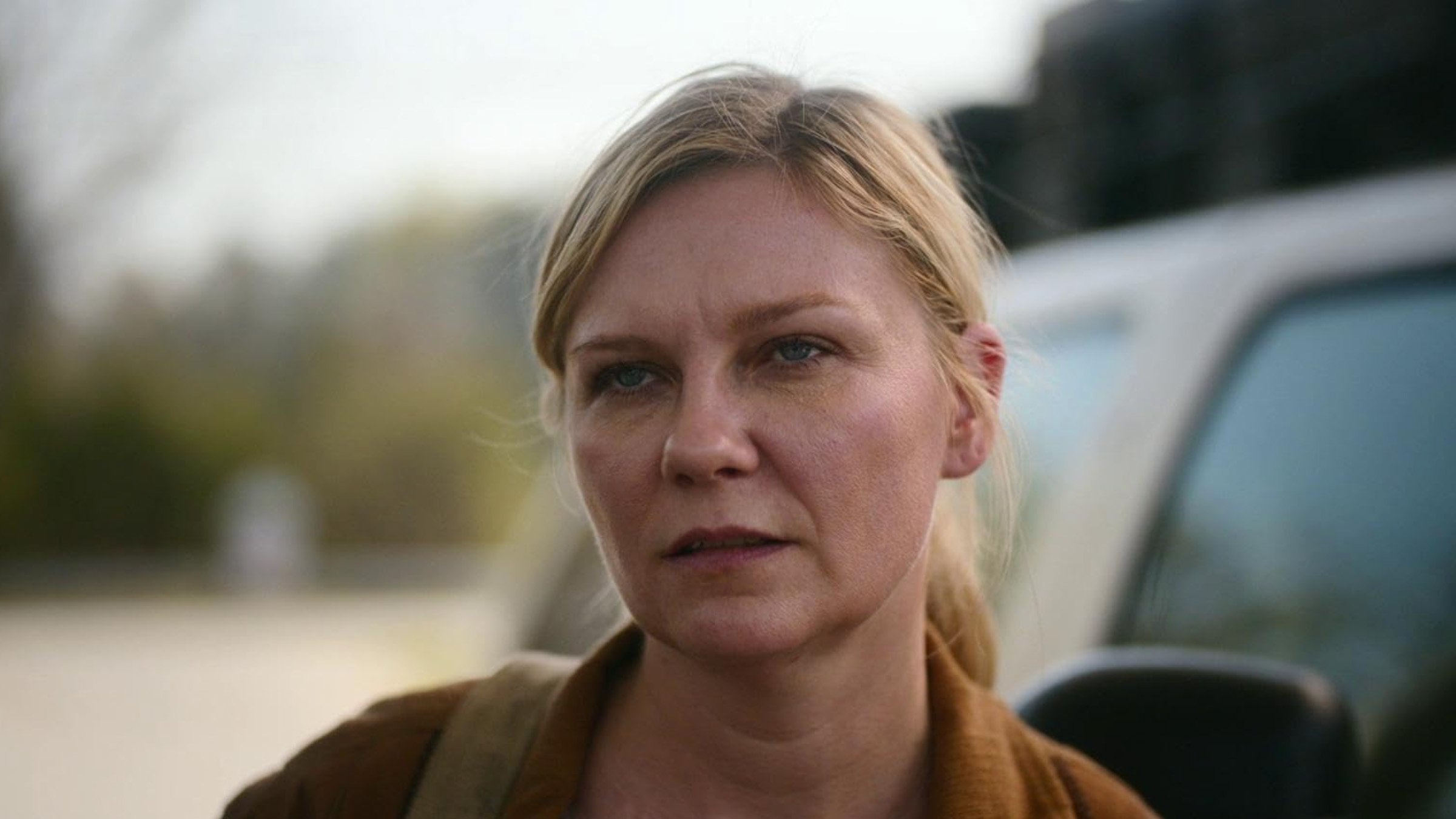Kirsten Dunst as Lee Smith in Civil War.