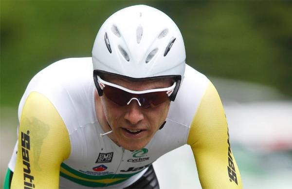 Rohan Dennis (Jayco-AIS) powers through the individual time trial to take the overall lead