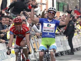 Manuel Váquez (Contentpolis-Murcia) wins stage three over Rubén Plaza (Benfica), who took the overall lead