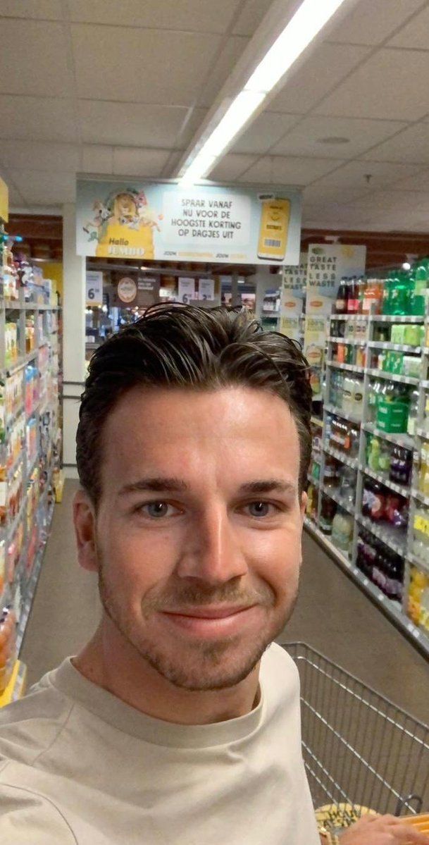 Dylan Groenewegen delivers groceries during the coronavius pandemic