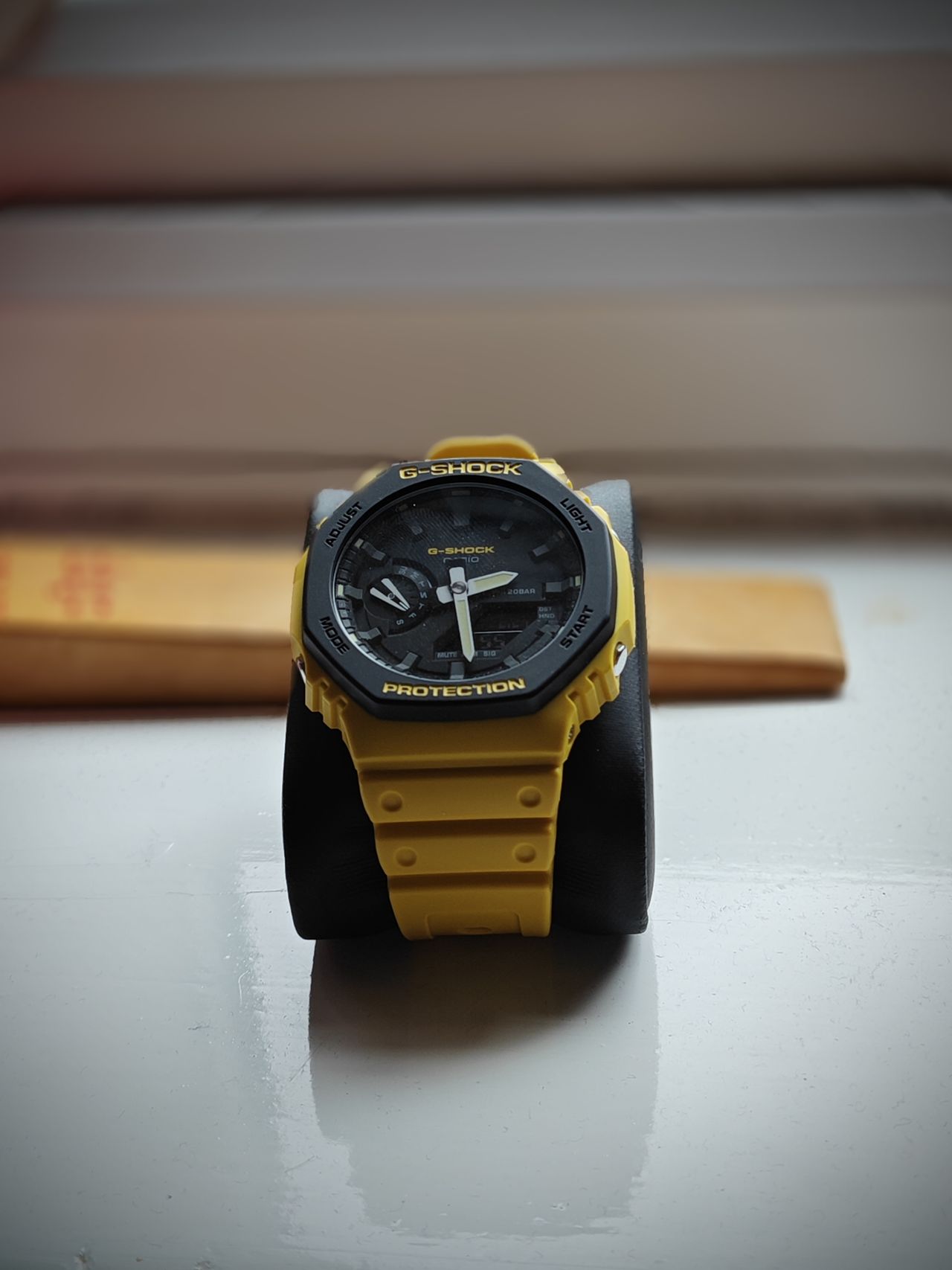 Using the Master lens system on the Xiaomi 13 to shoot a Casio watch
