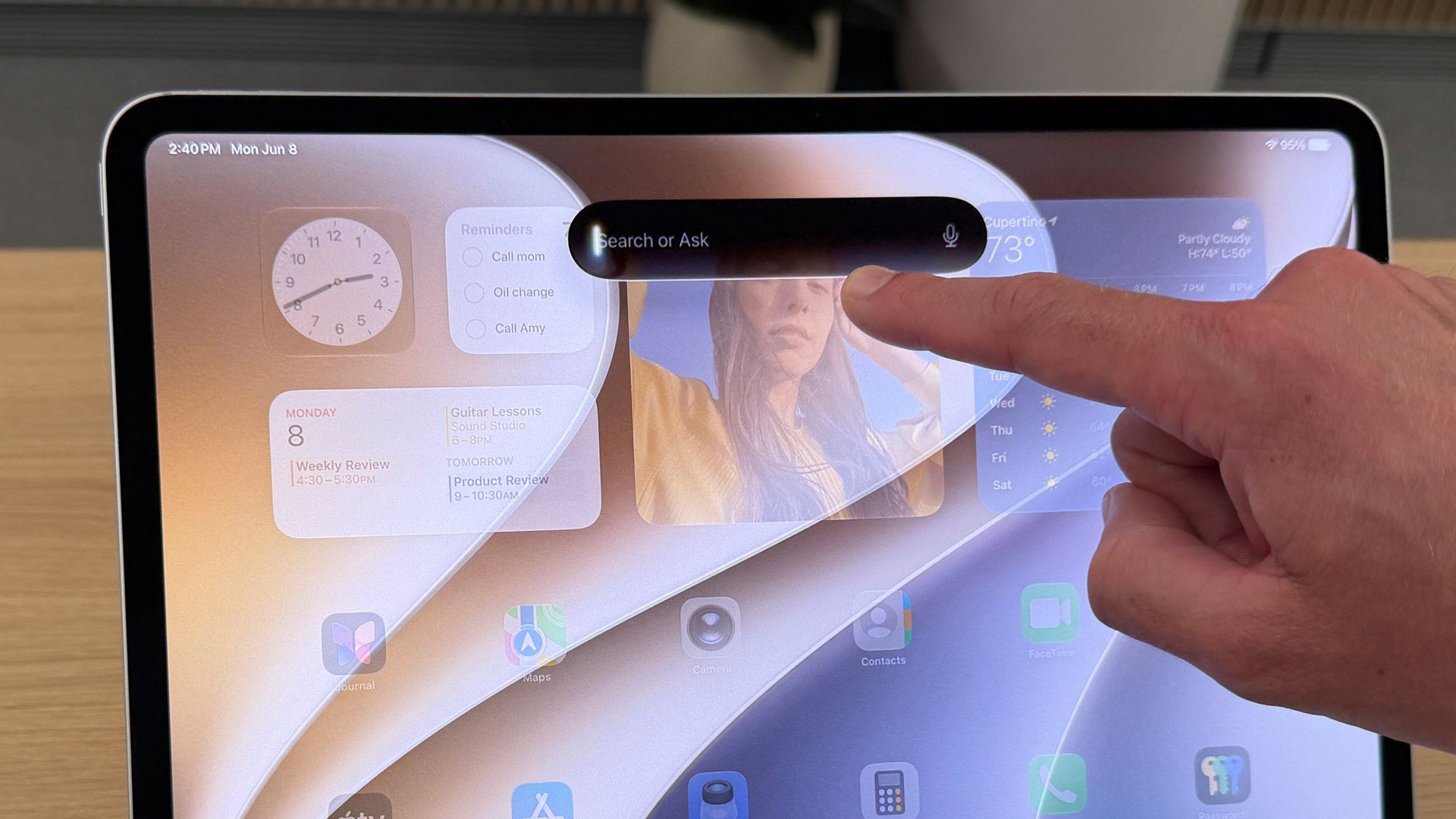 Interfaz Siri AI en iPadOS 27
