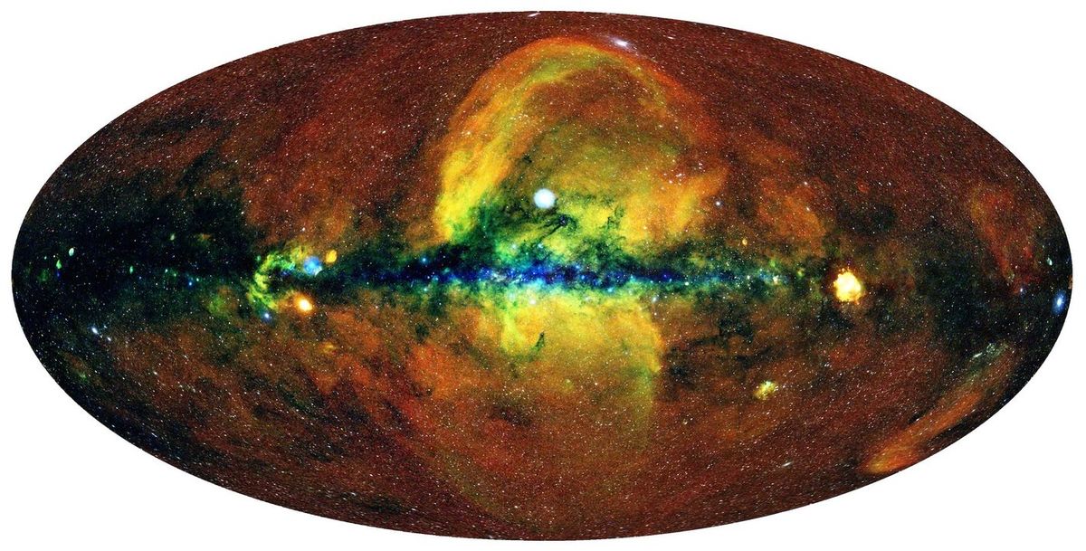 Two strange X-ray spots of energy revolve around the center of the galaxy