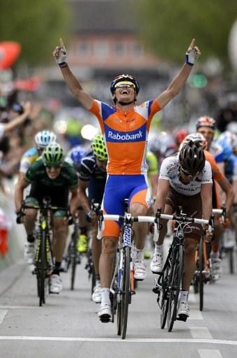 Luis Leon Sanchez (Rabobank) won his second consecutive stage at the Tour de Romandie.