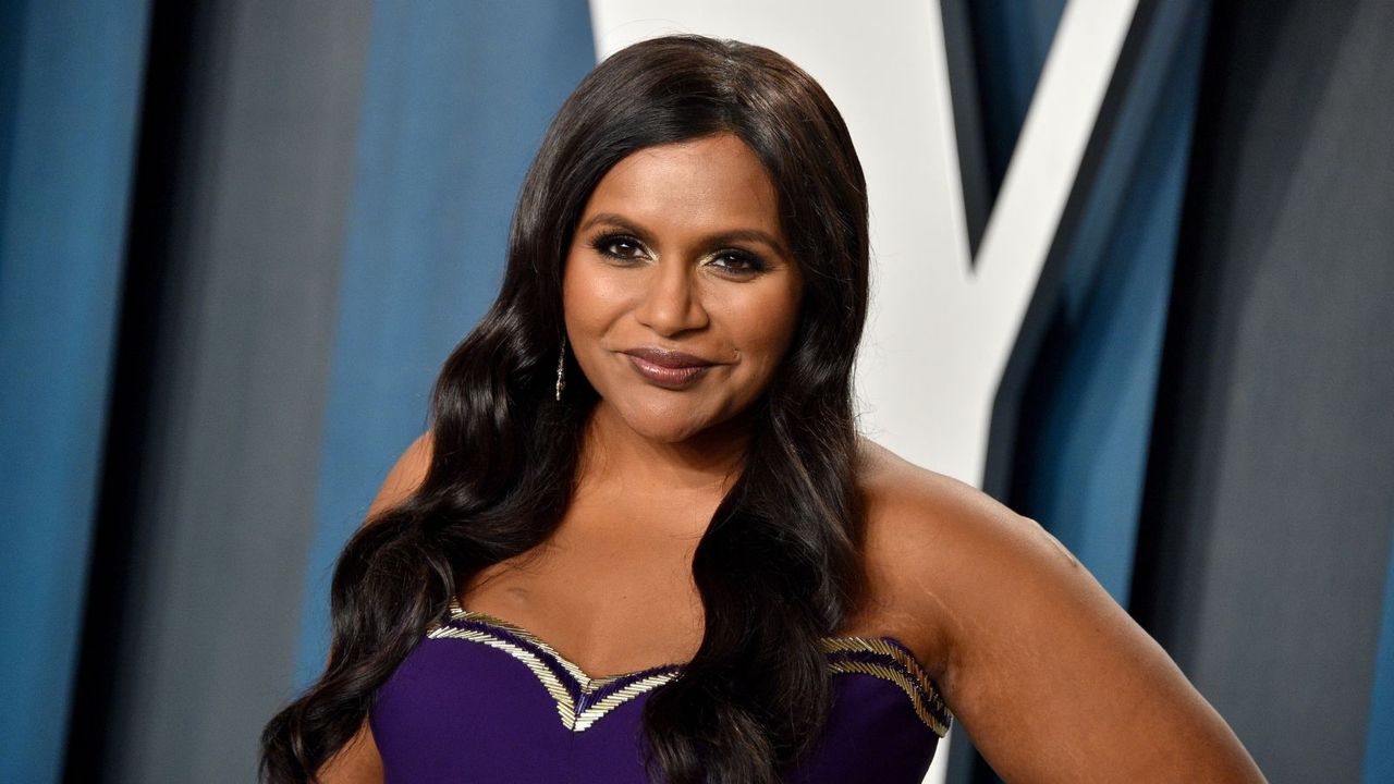 Mindy Kaling at the 2020 vanity fair oscar party