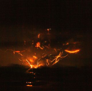 Mount Redoubt lightning