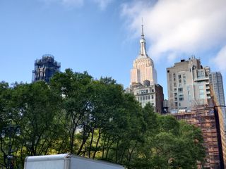 Galaxy Note 10 building photo