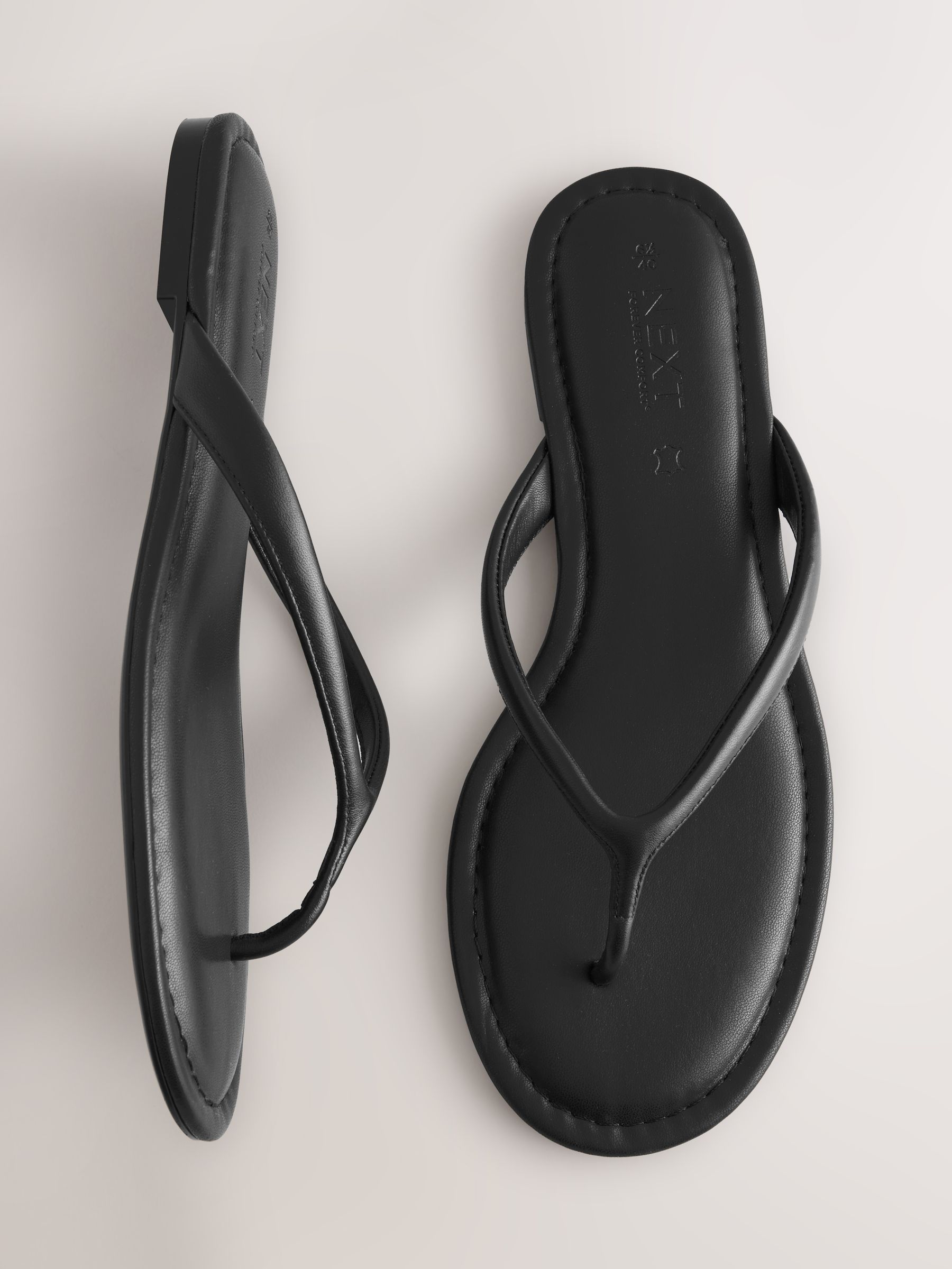 Black Standard/wide Fit Forever Comfort&amp;reg; Round Toe Leather Thong - Size 3 Eu 35.5