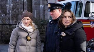 Kelli Giddish as Amanda , James Pravasilis as Sgt. Grasso and Mariska Hargitay as Olivia at a crime scene in Law & Order: SVU season 26 episode 20