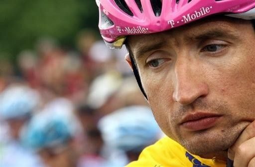 Serguei Gonchar (T-Mobile) contemplates another day in yellow