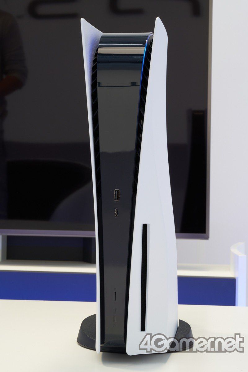 PS5 front vertical