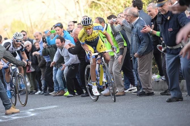 Alberto Contador (Tinkoff-Saxo) on the steep slopes of the Muro di Guardiagrele