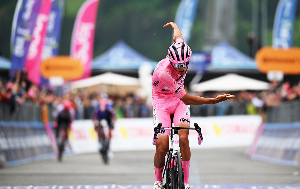 BORMIO ITALY MAY 28 Isaac Del Toro of Mexico and Team UAE Team Emirates XRG Pink Leader Jersey celebrates at finish line as stage winner during the 108th Giro dItalia 2025 Stage 17 a 155km stage from San Michele allAdige to Bormio 1200m UCIWT on May 28 2025 in Bormio Italy Photo by Dario BelingheriGetty Images