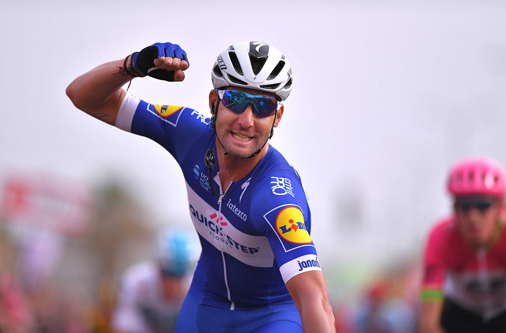Elia Viviani (Quick-Step Floors) wins stage 2 at the Giro d'Italia