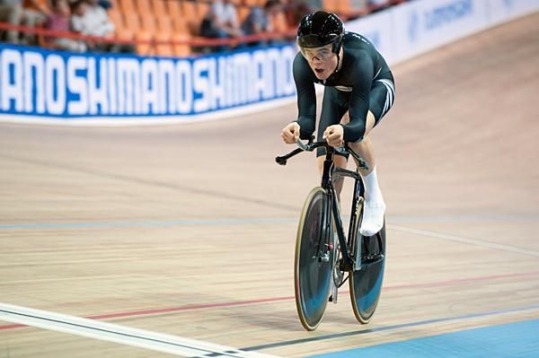 Ruaraidh McLeod (New Zealand) rides for the bronze medal in the individual pursuit.