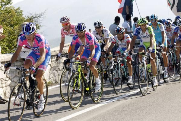 All the giro contenders were at the front today