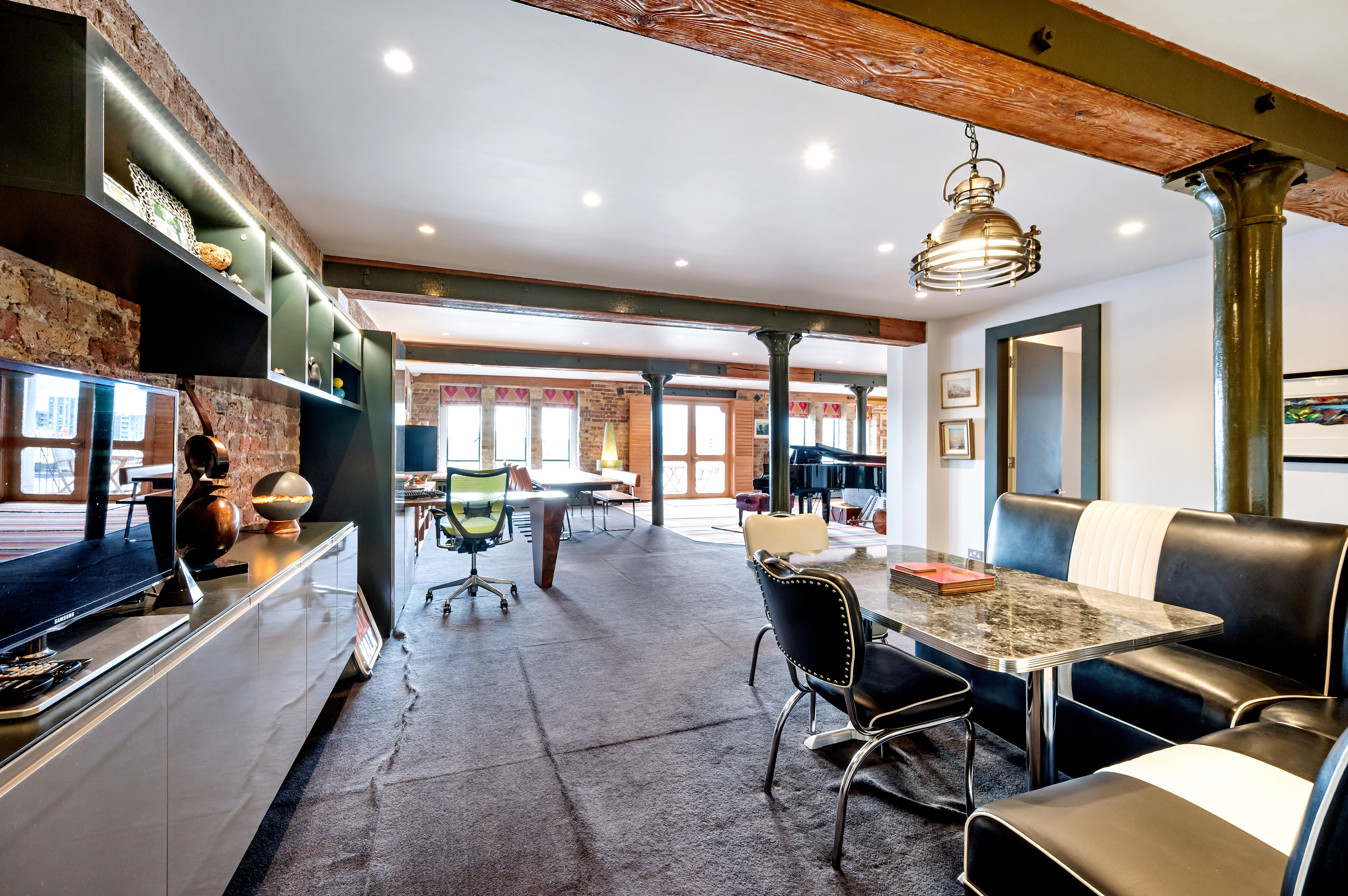 Oliver's Wharf apartment