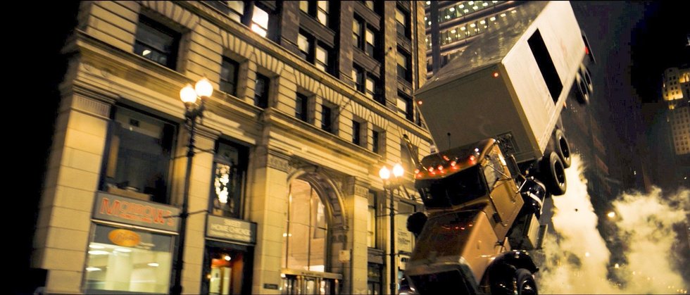 15-things-you-probably-didnt-know-about-the-dark-knight-11-1556675039-G931.jpg