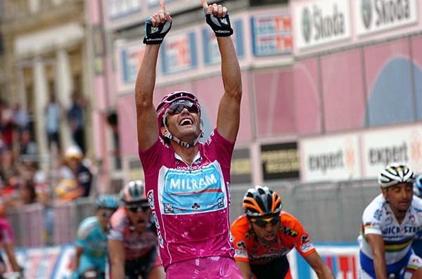 Petacchi won five stages and the points classification in the Giro