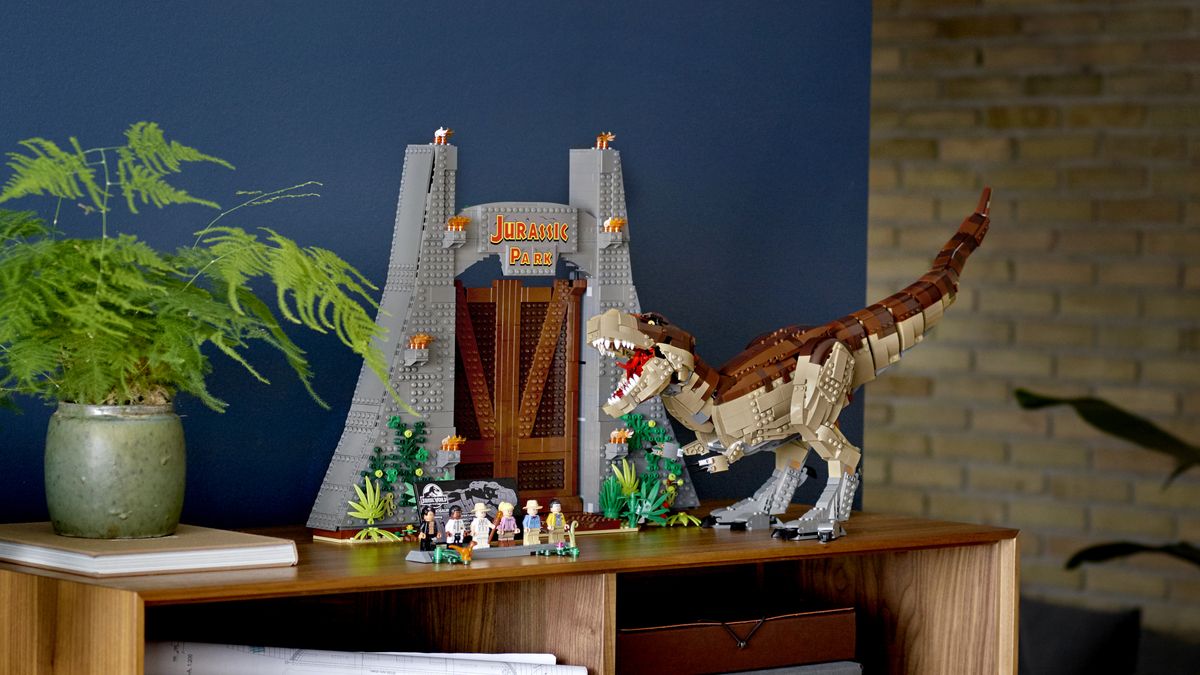 The Ultimate 3 000 Piece Lego Jurassic Park T Rex Set Is Now Available To Buy T3 - roblox dinosaur world group