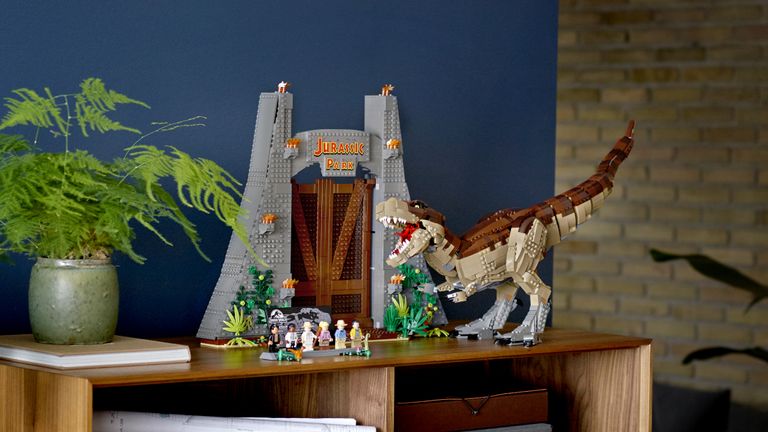 Lego Jurassic Park T-Rex rampage