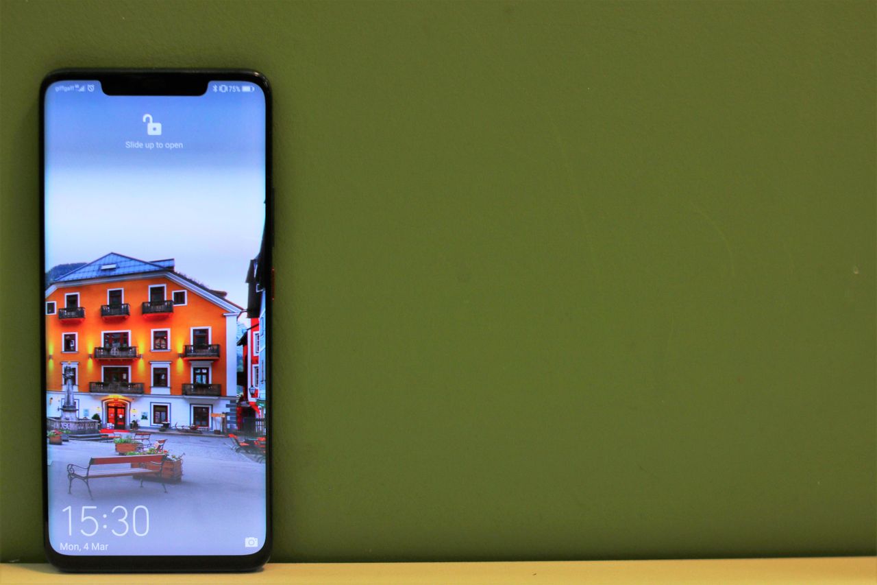 Huawei Mate 20 Pro front
