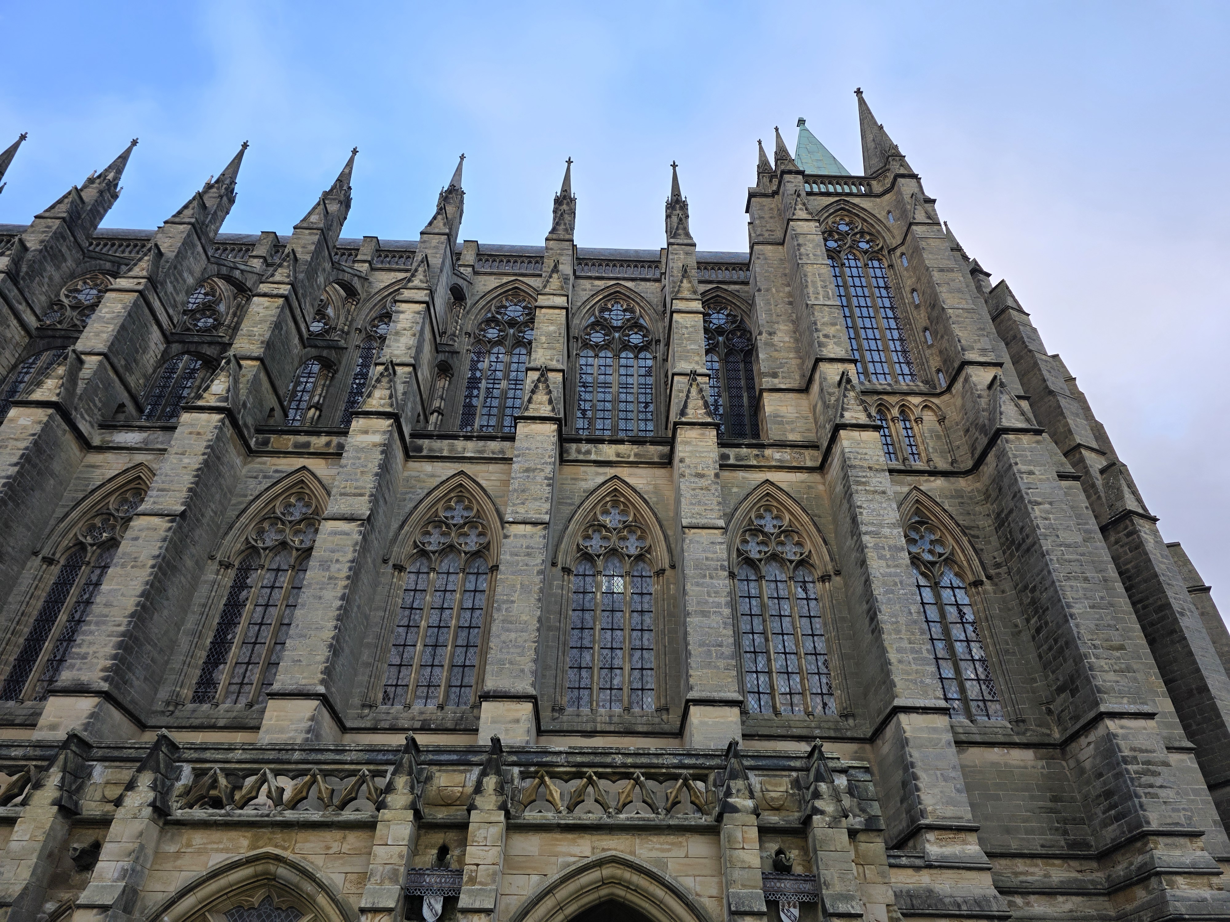 Galaxy S25 Ultra camera sample college chapel exterior